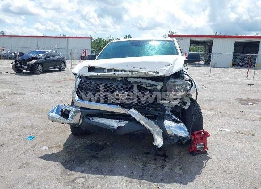 Photo 6 of 2018 Toyota Tundra SR5 5.7L V8 (VIN 5TFDW5F12JX693711)