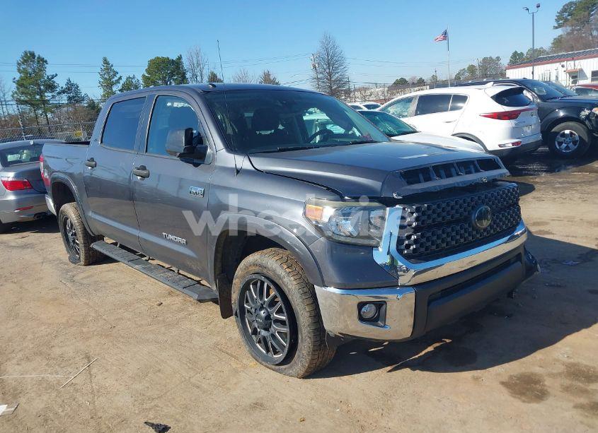 2018 Toyota Tundra SR5 5.7L V8 (VIN 5TFDW5F12JX770657) main photo