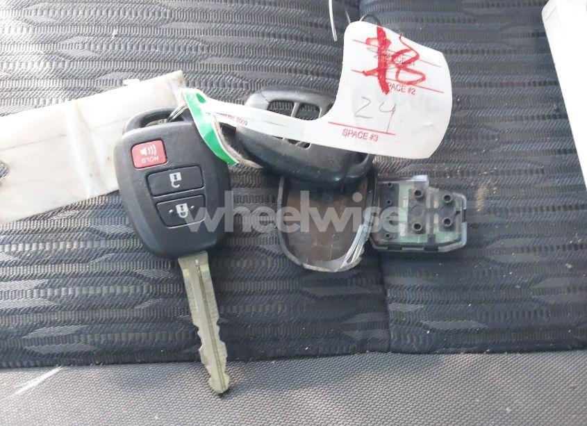 Photo 11 of 2018 Toyota Tundra SR5 5.7L V8 (VIN 5TFDW5F12JX770657)