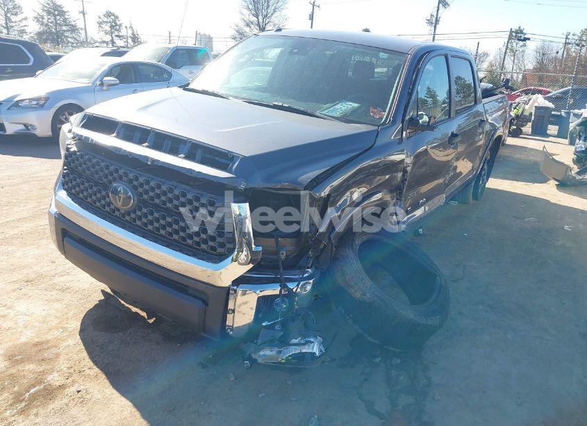 Photo 2 of 2018 Toyota Tundra SR5 5.7L V8 (VIN 5TFDW5F12JX770657)