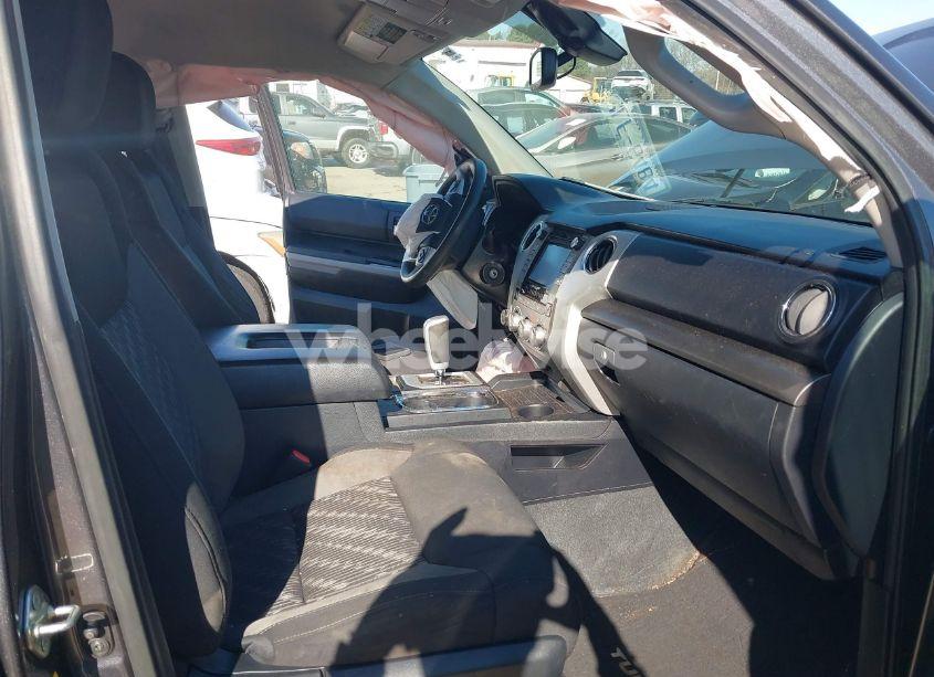 Photo 5 of 2018 Toyota Tundra SR5 5.7L V8 (VIN 5TFDW5F12JX770657)