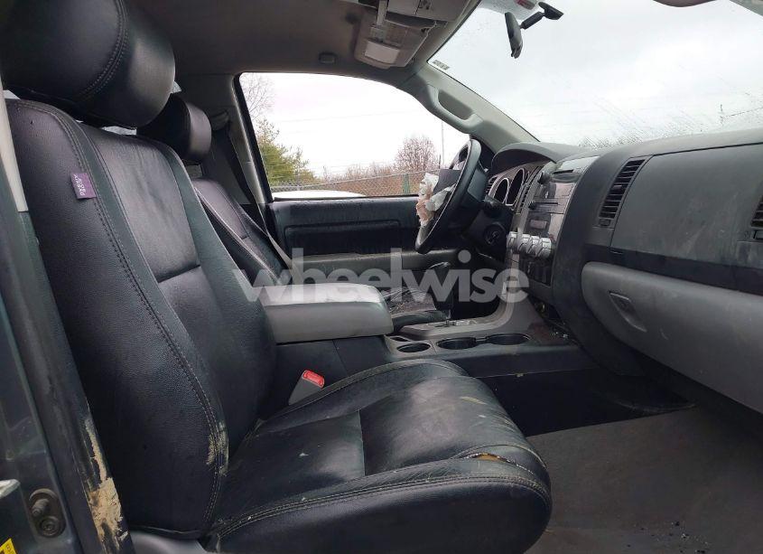 Photo 5 of 2010 Toyota Tundra GRADE 5.7L V8 (VIN 5TFDW5F13AX155535)