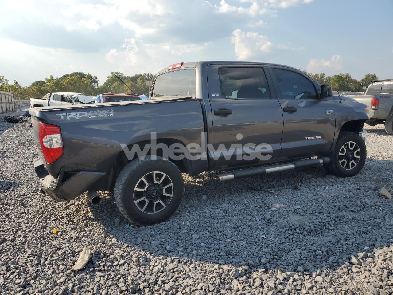 Photo 3 of 2016 TOYOTA TUNDRA CREWMAX SR5 (VIN 5TFDW5F13GX543163)