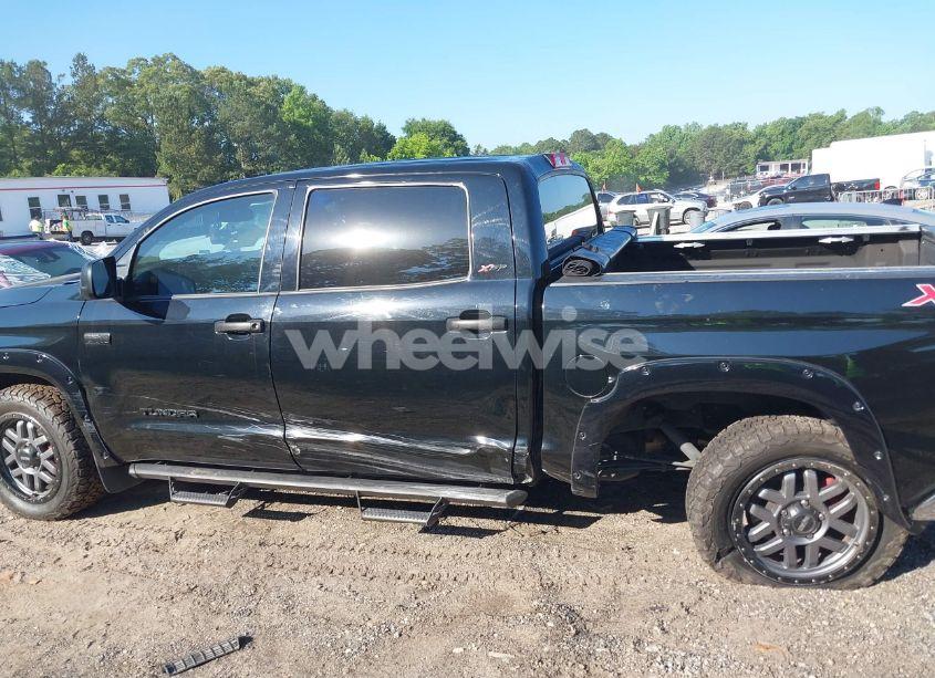 Photo 14 of 2018 Toyota Tundra SR5 5.7L V8 (VIN 5TFDW5F13JX699095)