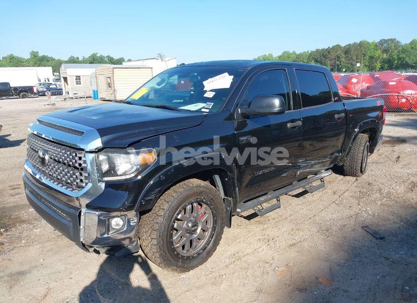 Photo 2 of 2018 Toyota Tundra SR5 5.7L V8 (VIN 5TFDW5F13JX699095)