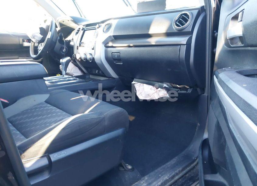 Photo 5 of 2018 Toyota Tundra SR5 5.7L V8 (VIN 5TFDW5F13JX713545)