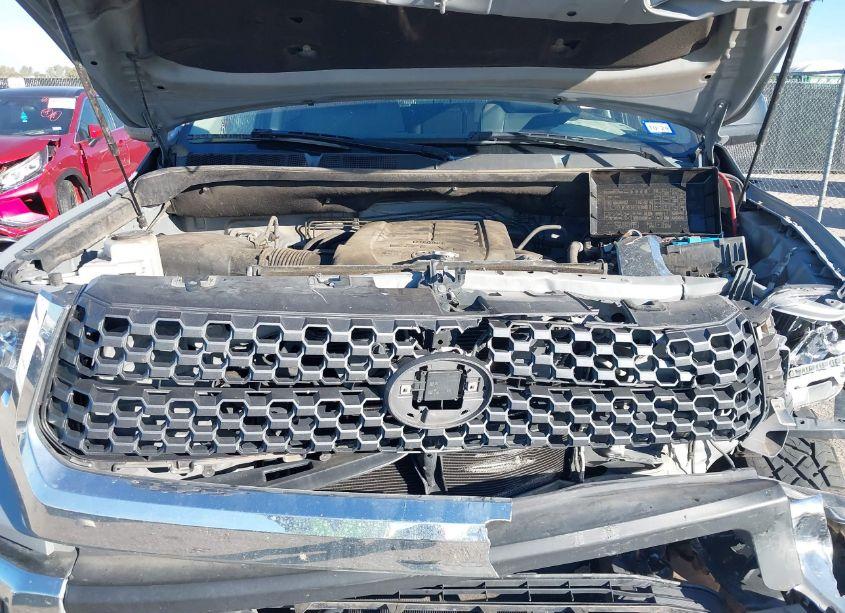 Photo 10 of 2018 Toyota Tundra SR5 5.7L V8 (VIN 5TFDW5F13JX748361)