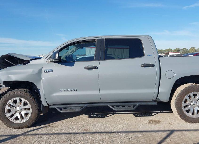 Photo 15 of 2018 Toyota Tundra SR5 5.7L V8 (VIN 5TFDW5F13JX748361)