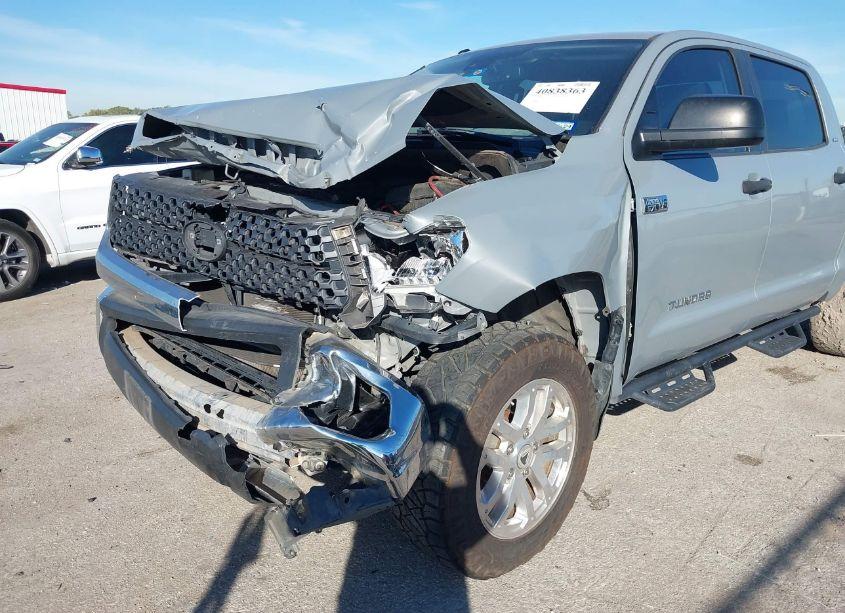 Photo 6 of 2018 Toyota Tundra SR5 5.7L V8 (VIN 5TFDW5F13JX748361)