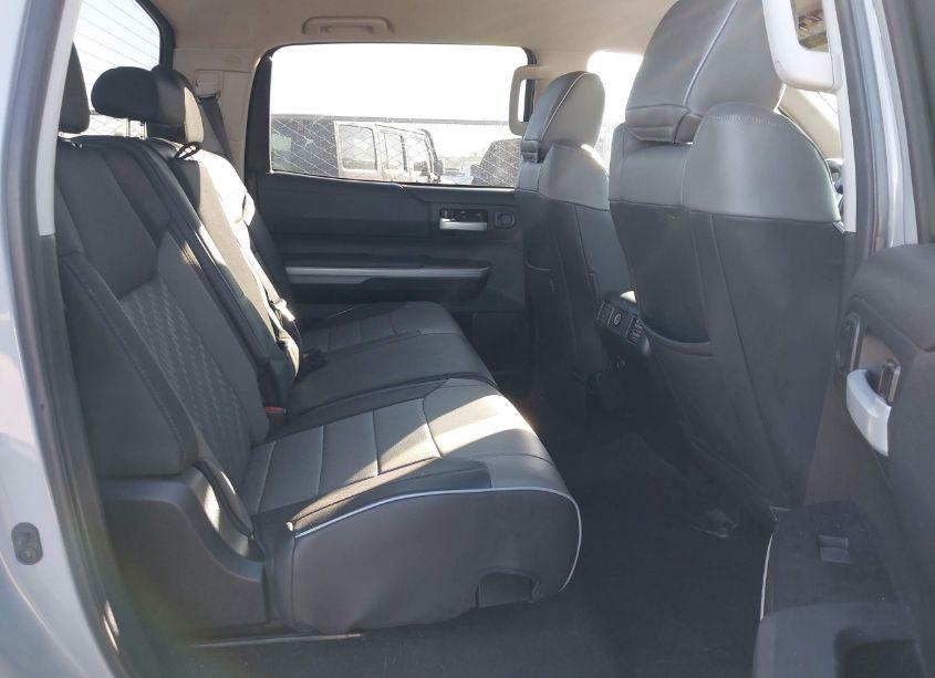 Photo 8 of 2018 Toyota Tundra SR5 5.7L V8 (VIN 5TFDW5F13JX748361)