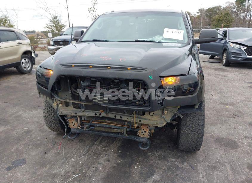 Photo 6 of 2012 Toyota Tundra GRADE 5.7L V8 (VIN 5TFDW5F14CX268378)