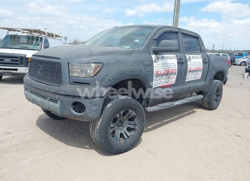 Photo 2 of 2013 Toyota Tundra GRADE 5.7L V8 (VIN 5TFDW5F14DX279527)
