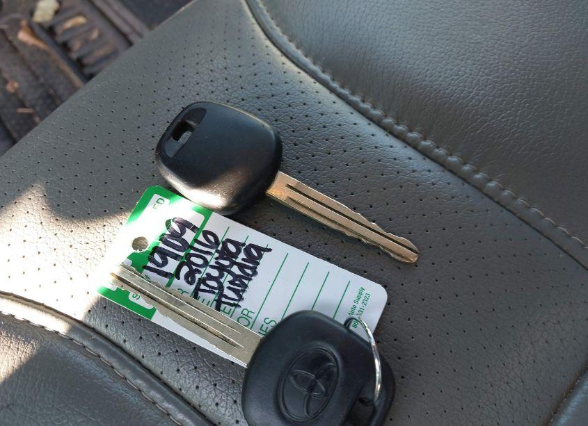 Photo 11 of 2016 Toyota Tundra SR5 5.7L V8 (VIN 5TFDW5F14GX550414)