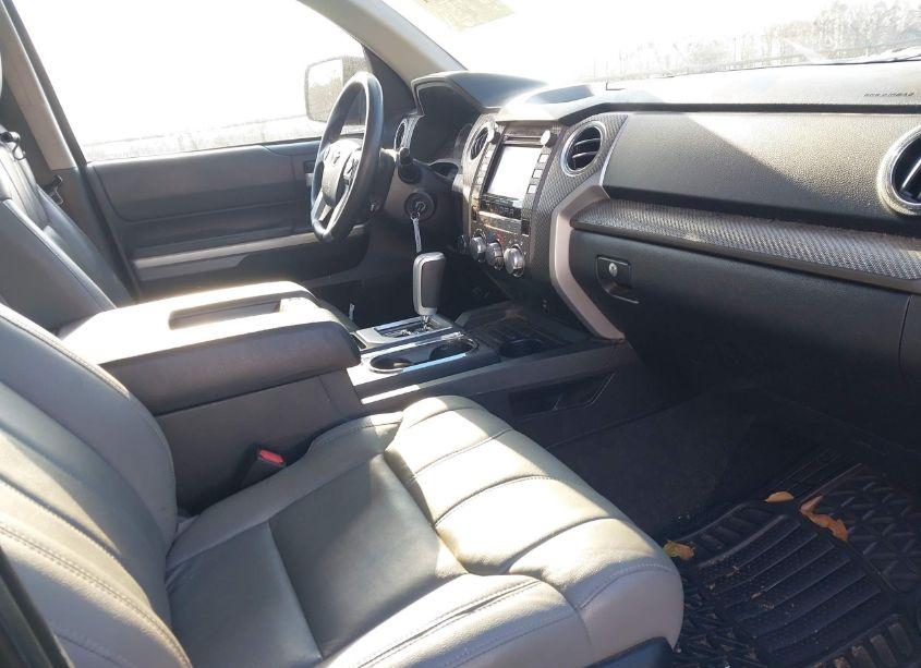 Photo 5 of 2016 Toyota Tundra SR5 5.7L V8 (VIN 5TFDW5F14GX550414)