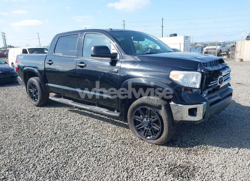 2017 Toyota Tundra SR5 5.7L V8 (VIN 5TFDW5F14HX671042) main photo
