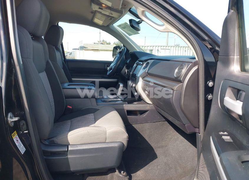 Photo 5 of 2017 Toyota Tundra SR5 5.7L V8 (VIN 5TFDW5F14HX671042)