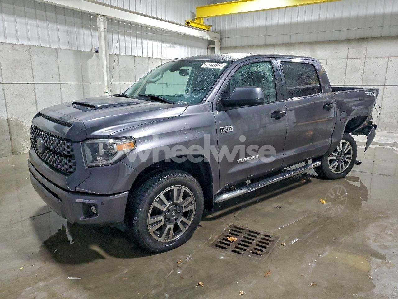 2018 TOYOTA TUNDRA CREWMAX SR5 (VIN 5TFDW5F14JX712792) main photo