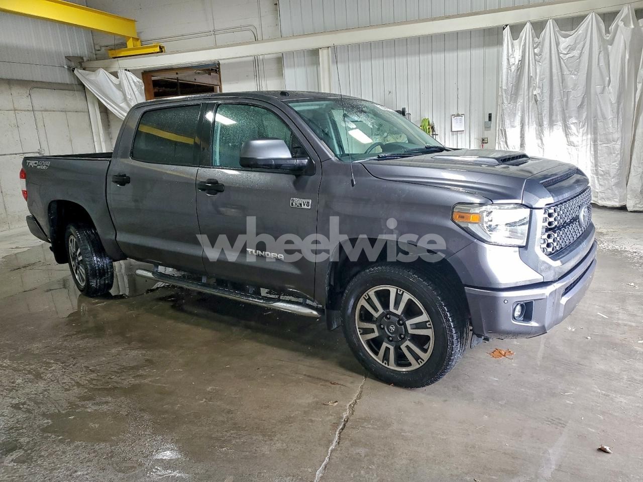Photo 4 of 2018 TOYOTA TUNDRA CREWMAX SR5 (VIN 5TFDW5F14JX712792)