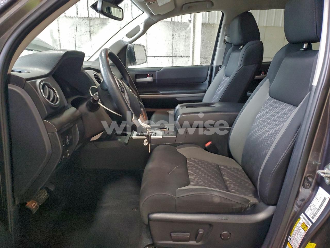 Photo 7 of 2018 TOYOTA TUNDRA CREWMAX SR5 (VIN 5TFDW5F14JX712792)