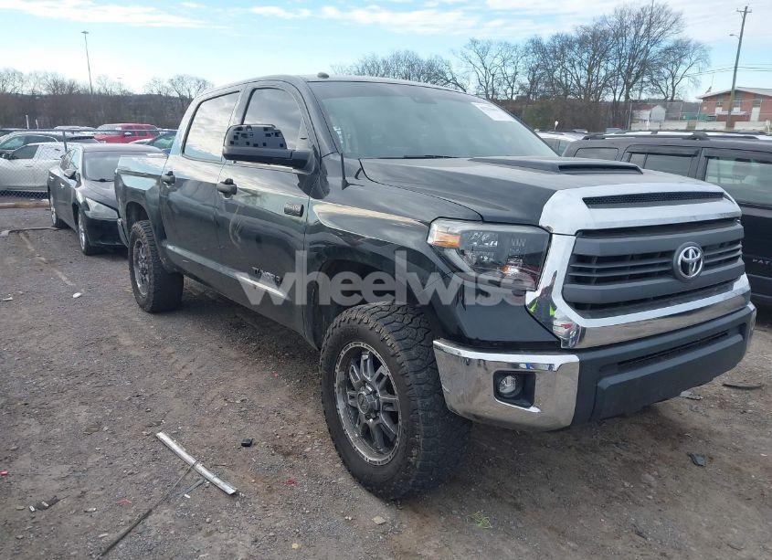 2019 Toyota Tundra SR5 5.7L V8 (VIN 5TFDW5F14KX796064) main photo
