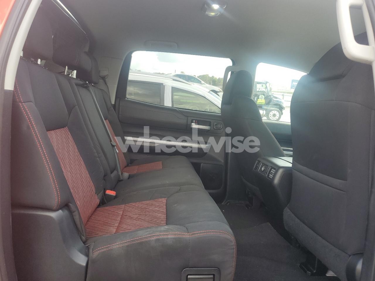 Photo 10 of 2015 TOYOTA TUNDRA CREWMAX SR5 (VIN 5TFDW5F15FX431110)
