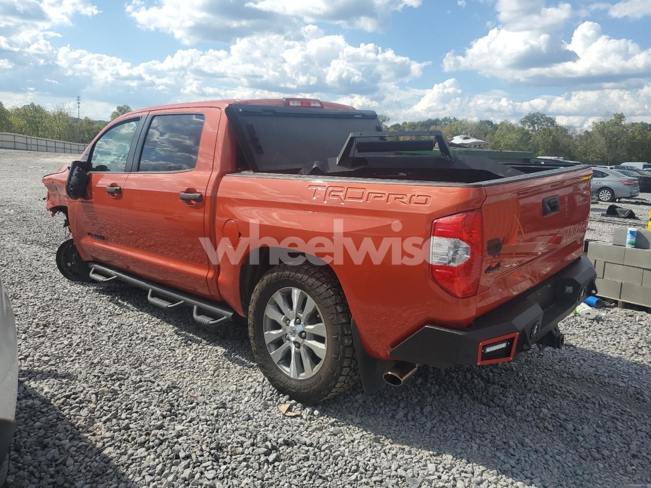 Photo 2 of 2015 TOYOTA TUNDRA CREWMAX SR5 (VIN 5TFDW5F15FX431110)