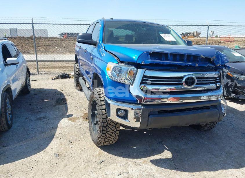 2016 Toyota Tundra SR5 5.7L V8 (VIN 5TFDW5F15GX579467) main photo