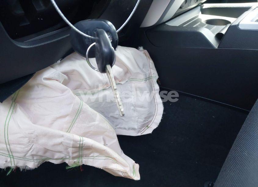 Photo 11 of 2016 Toyota Tundra SR5 5.7L V8 (VIN 5TFDW5F15GX579467)