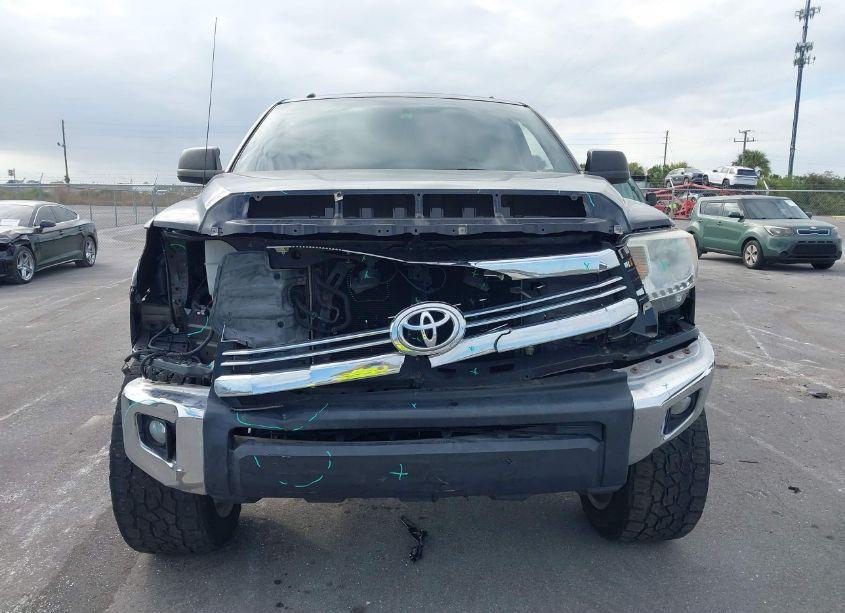 Photo 6 of 2017 Toyota Tundra SR5 5.7L V8 (VIN 5TFDW5F15HX646506)