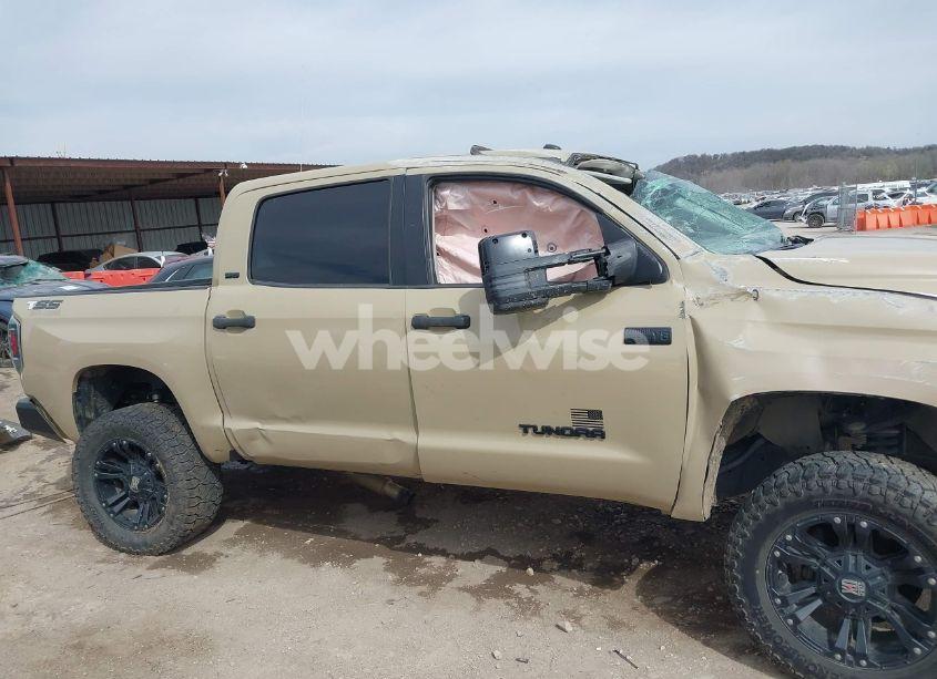 Photo 13 of 2017 Toyota Tundra SR5 5.7L V8 (VIN 5TFDW5F16HX631528)