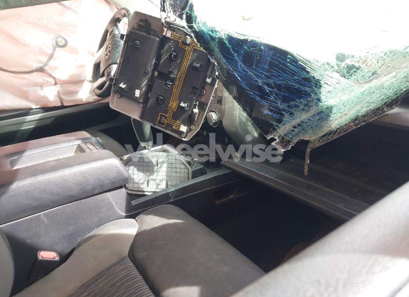 Photo 5 of 2017 Toyota Tundra SR5 5.7L V8 (VIN 5TFDW5F16HX631528)