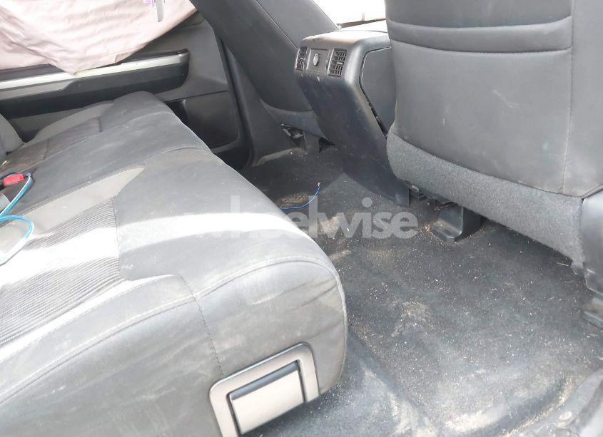 Photo 8 of 2017 Toyota Tundra SR5 5.7L V8 (VIN 5TFDW5F16HX631528)