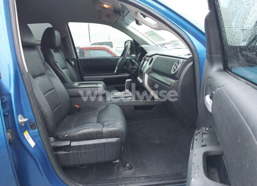 Photo 5 of 2018 Toyota Tundra SR5 5.7L V8 (VIN 5TFDW5F16JX752629)