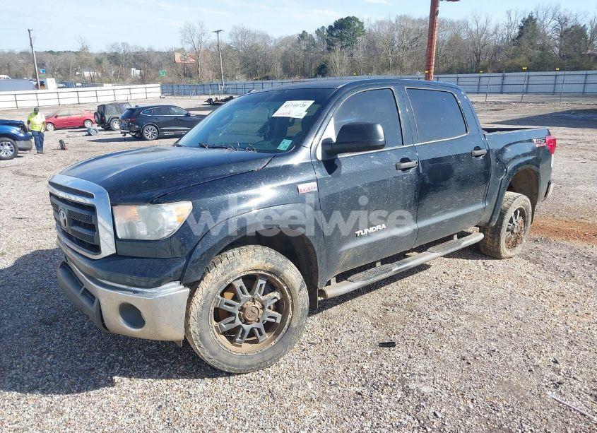 Photo 2 of 2013 Toyota Tundra GRADE 5.7L V8 (VIN 5TFDW5F17DX275780)