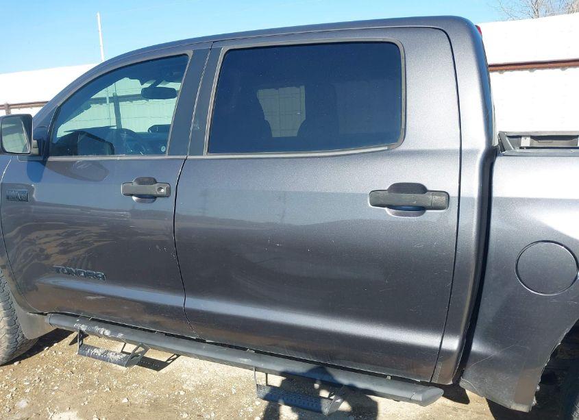 Photo 15 of 2016 Toyota Tundra TRD PRO 5.7L V8 (VIN 5TFDW5F17GX526432)