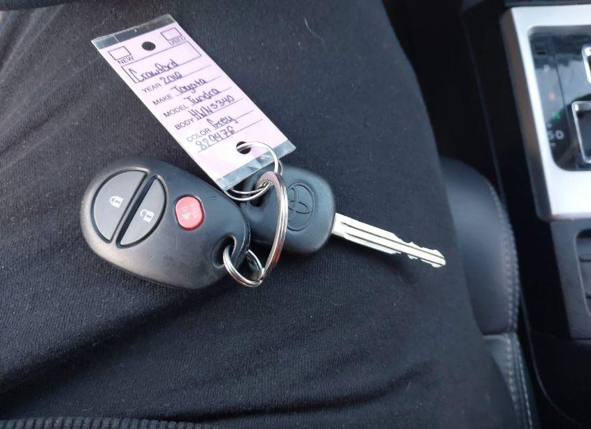 Photo 11 of 2016 Toyota Tundra SR5 5.7L V8 (VIN 5TFDW5F17GX576974)