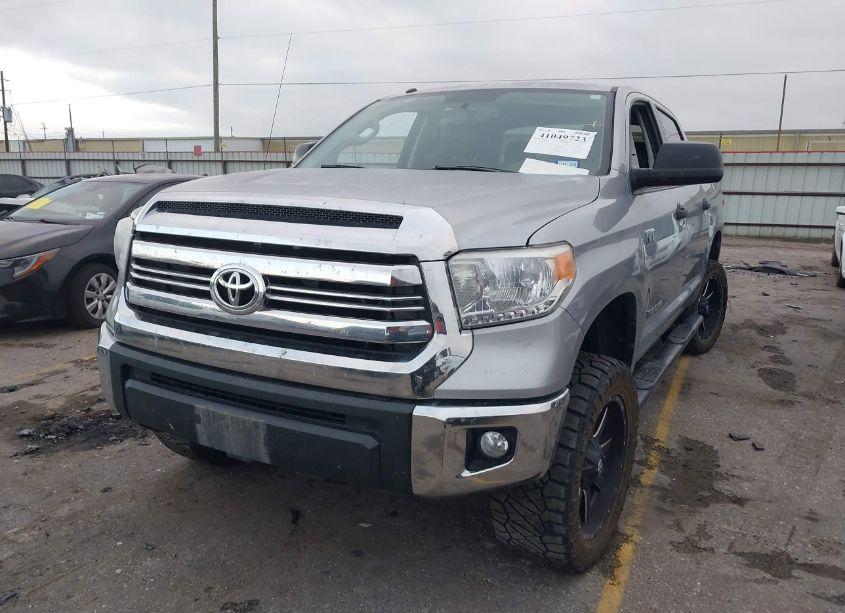 Photo 2 of 2016 Toyota Tundra SR5 5.7L V8 (VIN 5TFDW5F17GX576974)