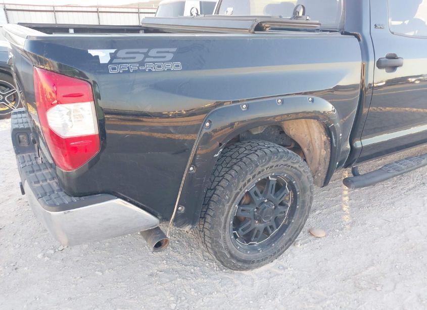 Photo 18 of 2017 Toyota Tundra SR5 5.7L V8 (VIN 5TFDW5F17HX604743)