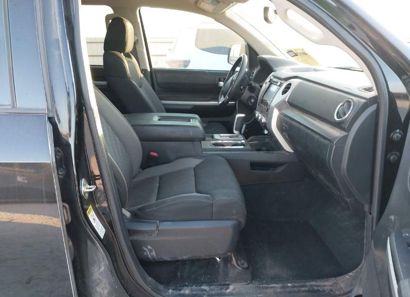 Photo 5 of 2017 Toyota Tundra SR5 5.7L V8 (VIN 5TFDW5F17HX604743)