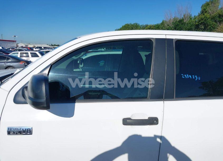 Photo 14 of 2017 Toyota Tundra SR5 5.7L V8 (VIN 5TFDW5F17HX647916)