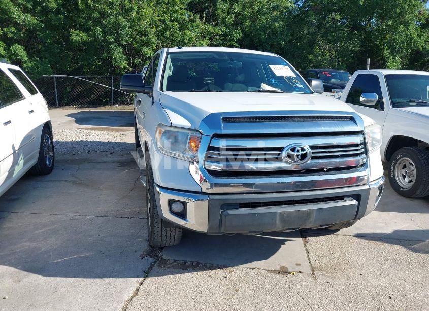 Photo 6 of 2017 Toyota Tundra SR5 5.7L V8 (VIN 5TFDW5F17HX647916)