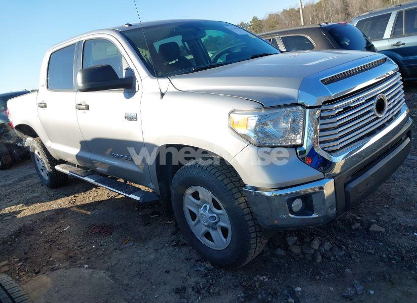 2017 Toyota Tundra SR5 5.7L V8 (VIN 5TFDW5F17HX672296) main photo