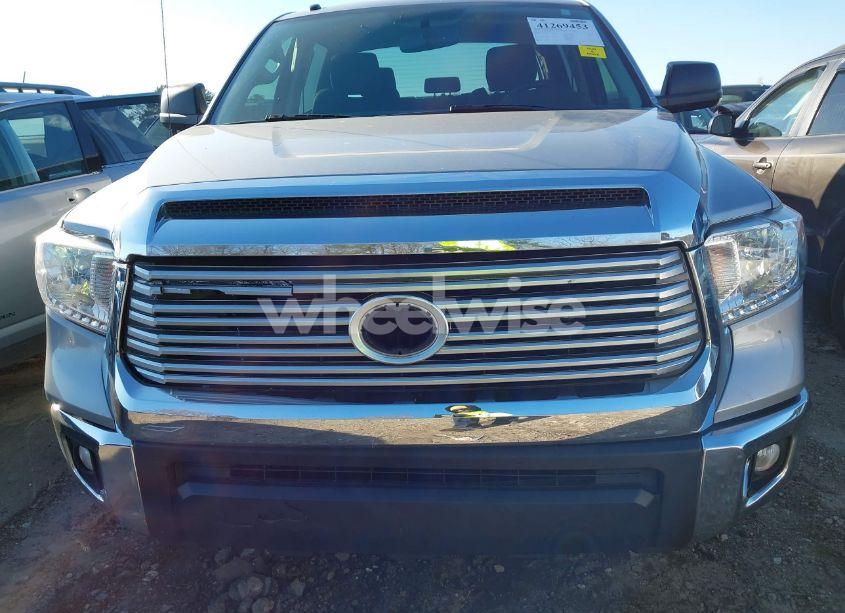 Photo 12 of 2017 Toyota Tundra SR5 5.7L V8 (VIN 5TFDW5F17HX672296)