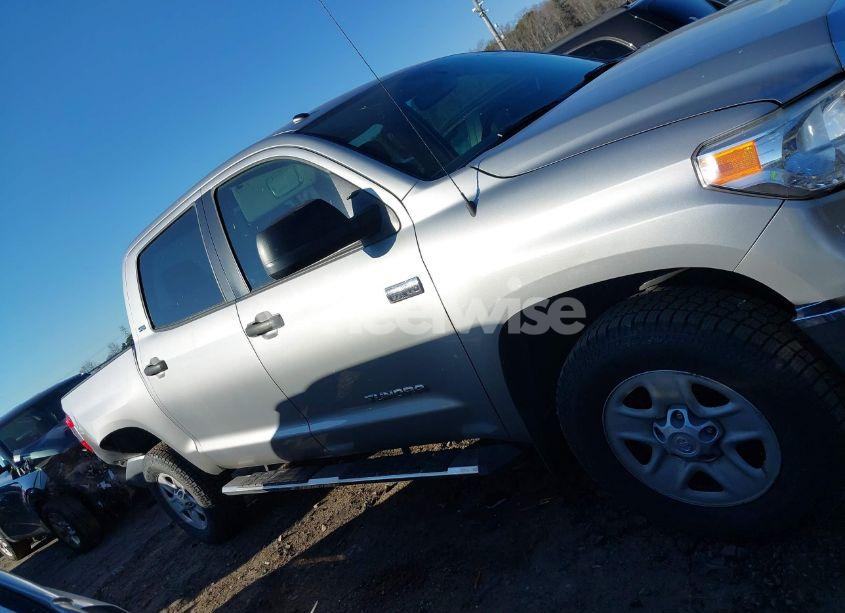 Photo 13 of 2017 Toyota Tundra SR5 5.7L V8 (VIN 5TFDW5F17HX672296)