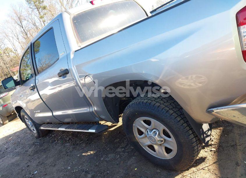 Photo 14 of 2017 Toyota Tundra SR5 5.7L V8 (VIN 5TFDW5F17HX672296)