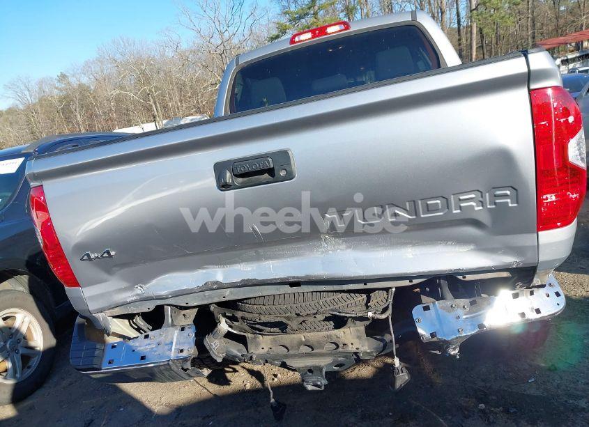 Photo 16 of 2017 Toyota Tundra SR5 5.7L V8 (VIN 5TFDW5F17HX672296)