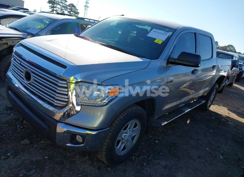 Photo 2 of 2017 Toyota Tundra SR5 5.7L V8 (VIN 5TFDW5F17HX672296)