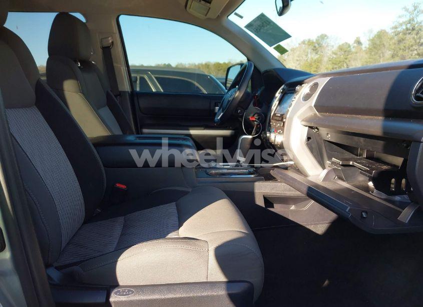 Photo 5 of 2017 Toyota Tundra SR5 5.7L V8 (VIN 5TFDW5F17HX672296)