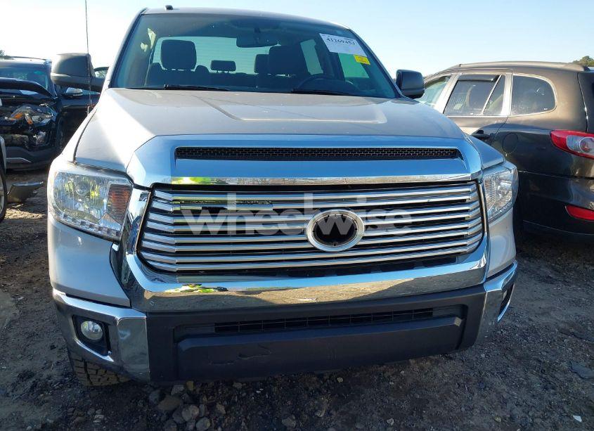 Photo 6 of 2017 Toyota Tundra SR5 5.7L V8 (VIN 5TFDW5F17HX672296)