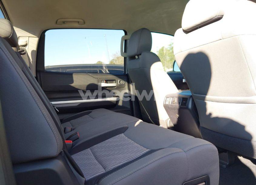 Photo 8 of 2017 Toyota Tundra SR5 5.7L V8 (VIN 5TFDW5F17HX672296)